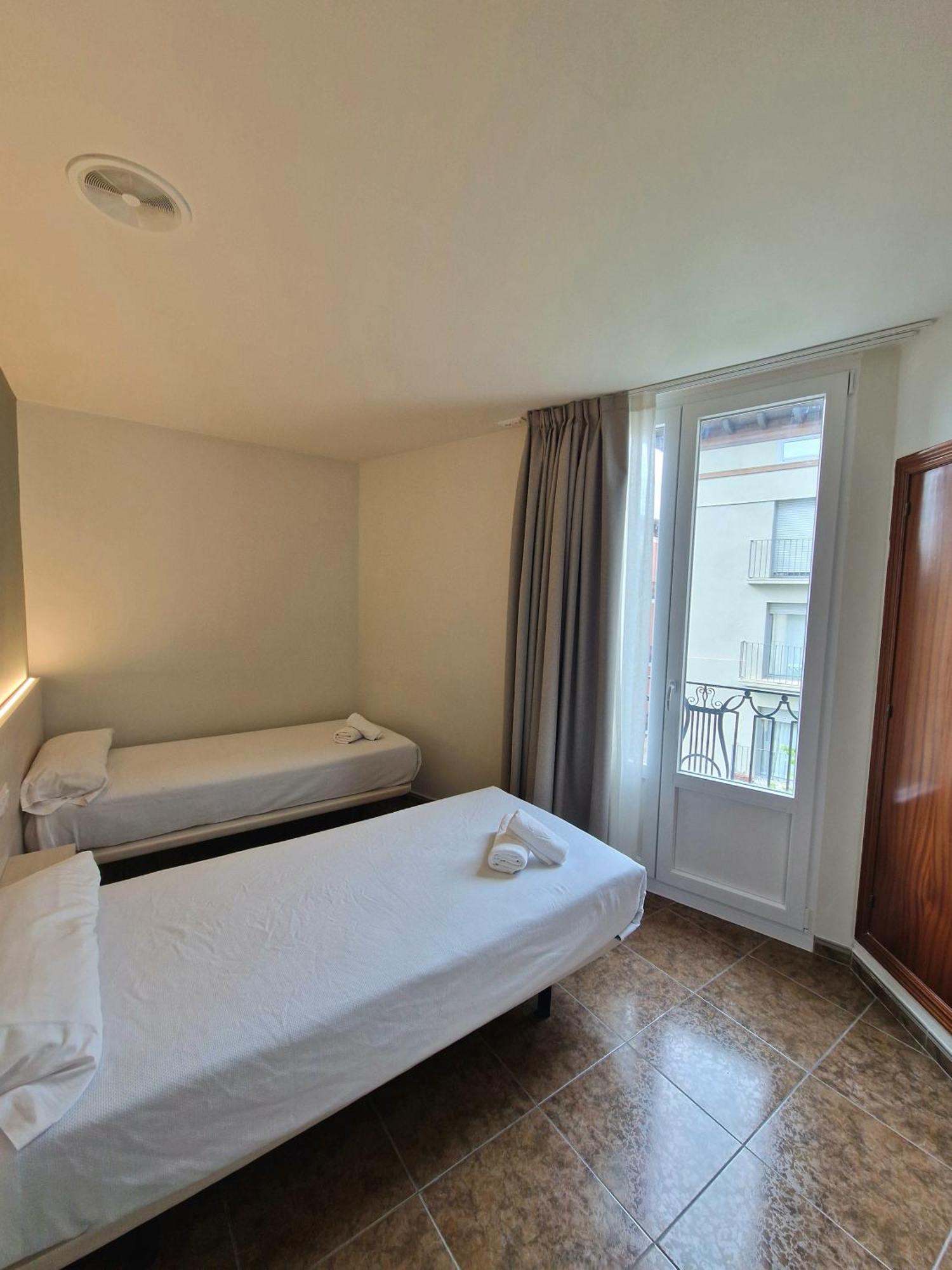 Hostal Rugaca Huesca Eksteriør billede
