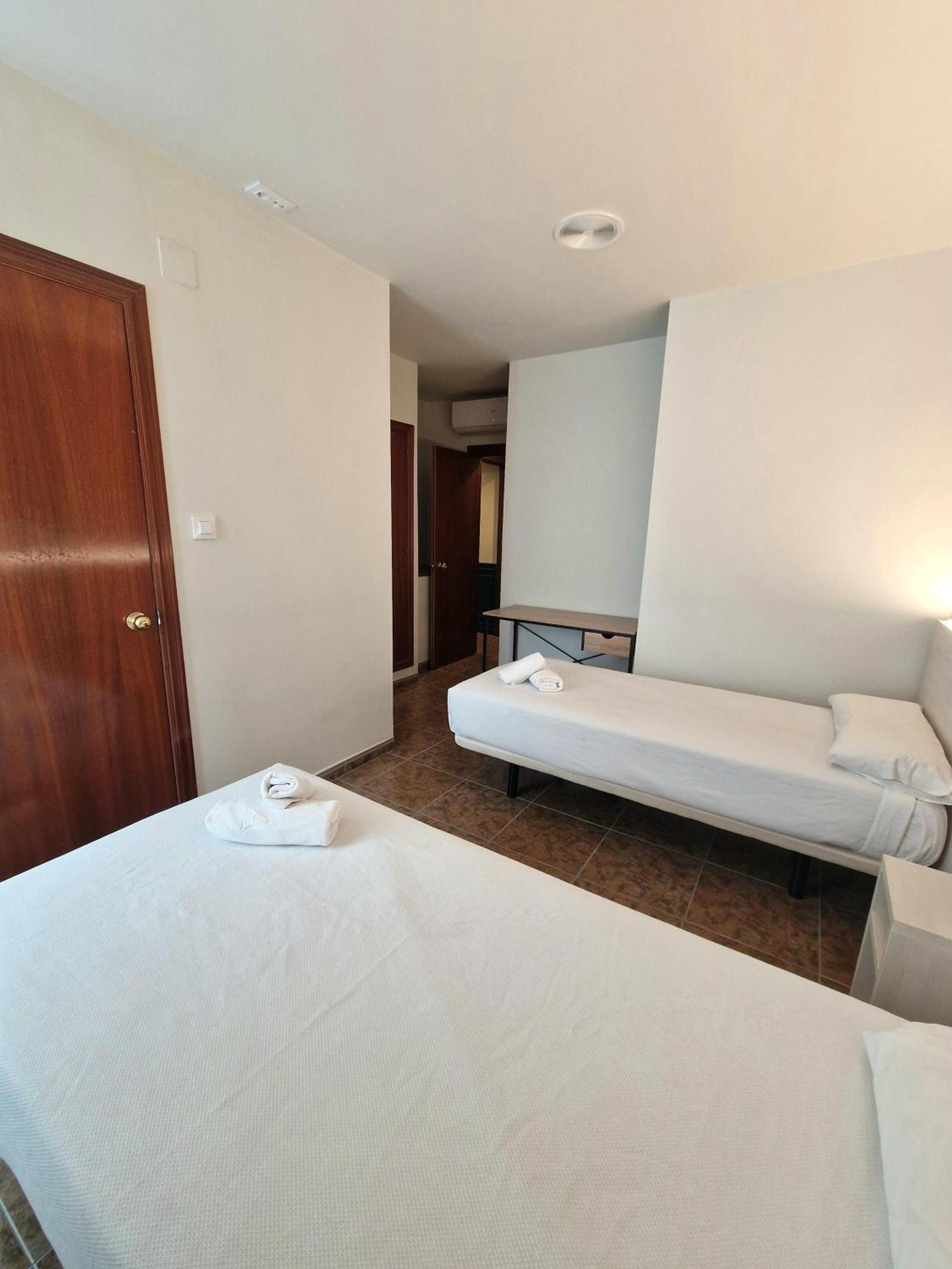 Hostal Rugaca Huesca Eksteriør billede