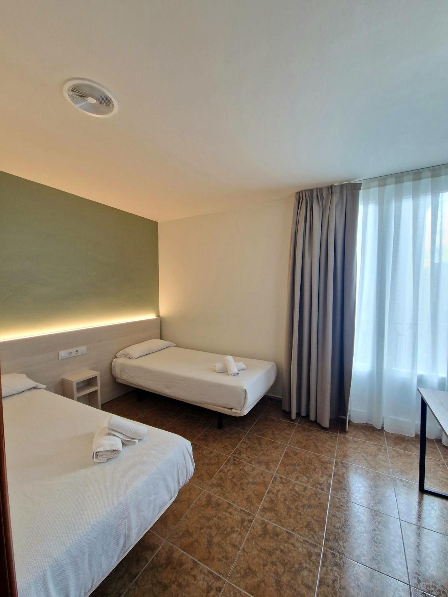 Hostal Rugaca Huesca Eksteriør billede
