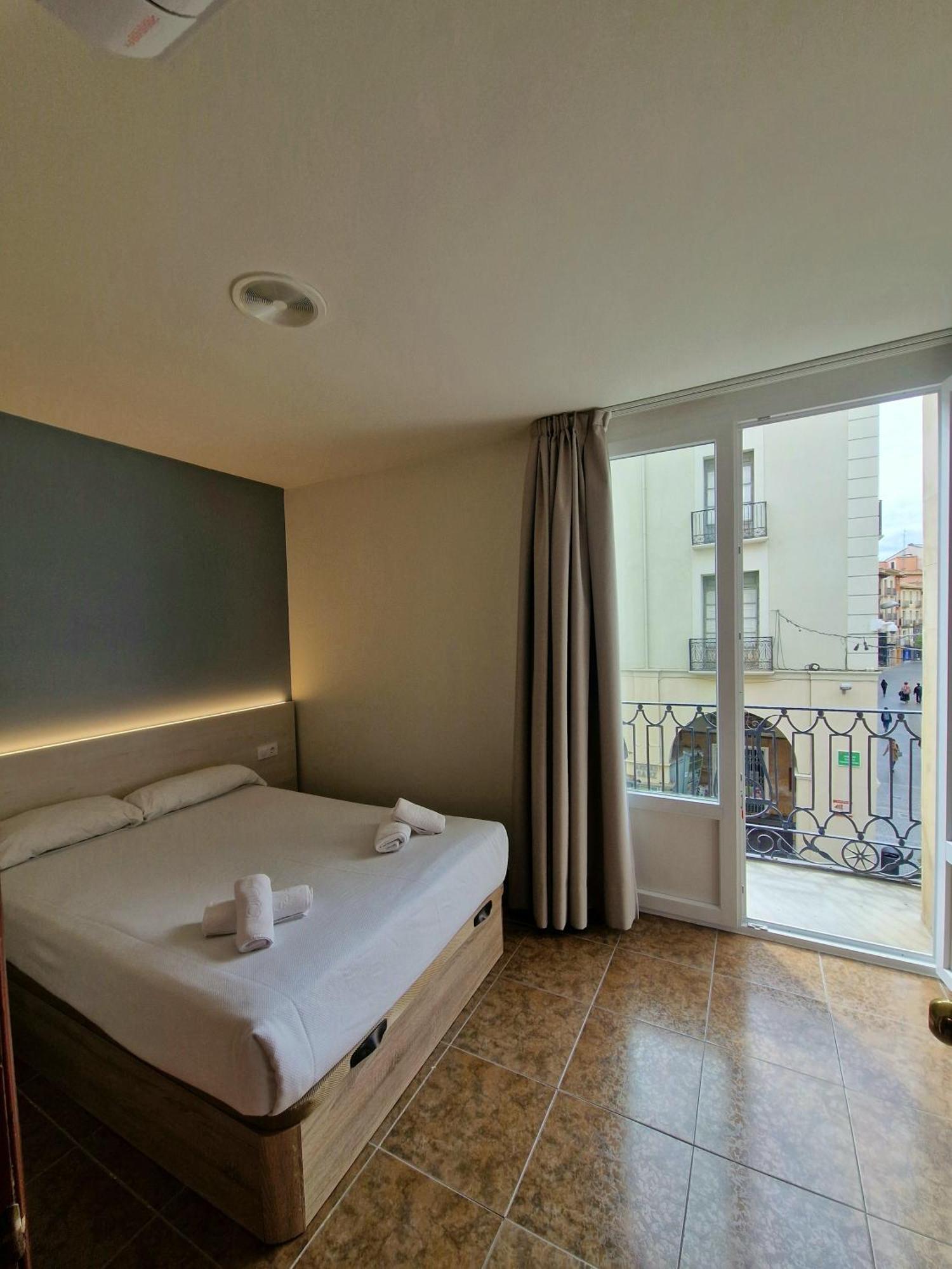 Hostal Rugaca Huesca Eksteriør billede