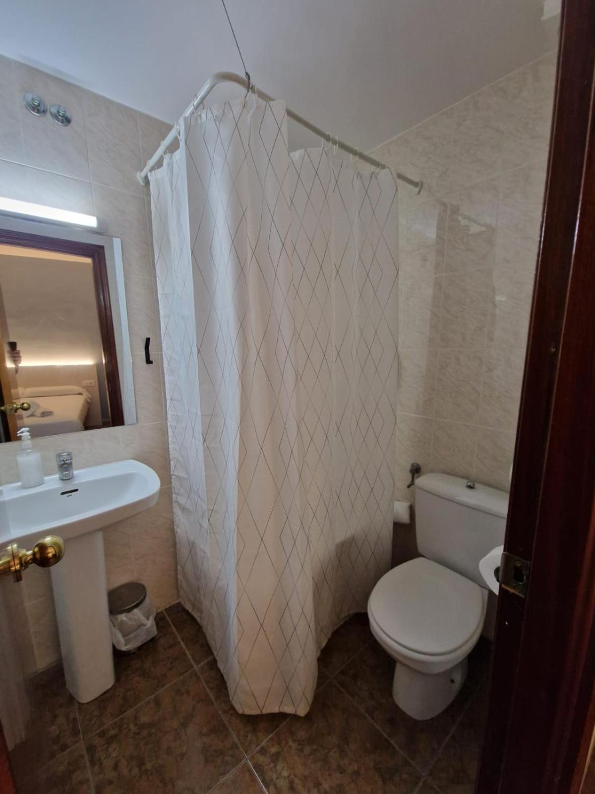 Hostal Rugaca Huesca Eksteriør billede