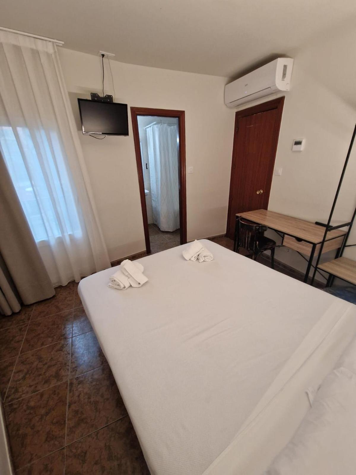 Hostal Rugaca Huesca Eksteriør billede