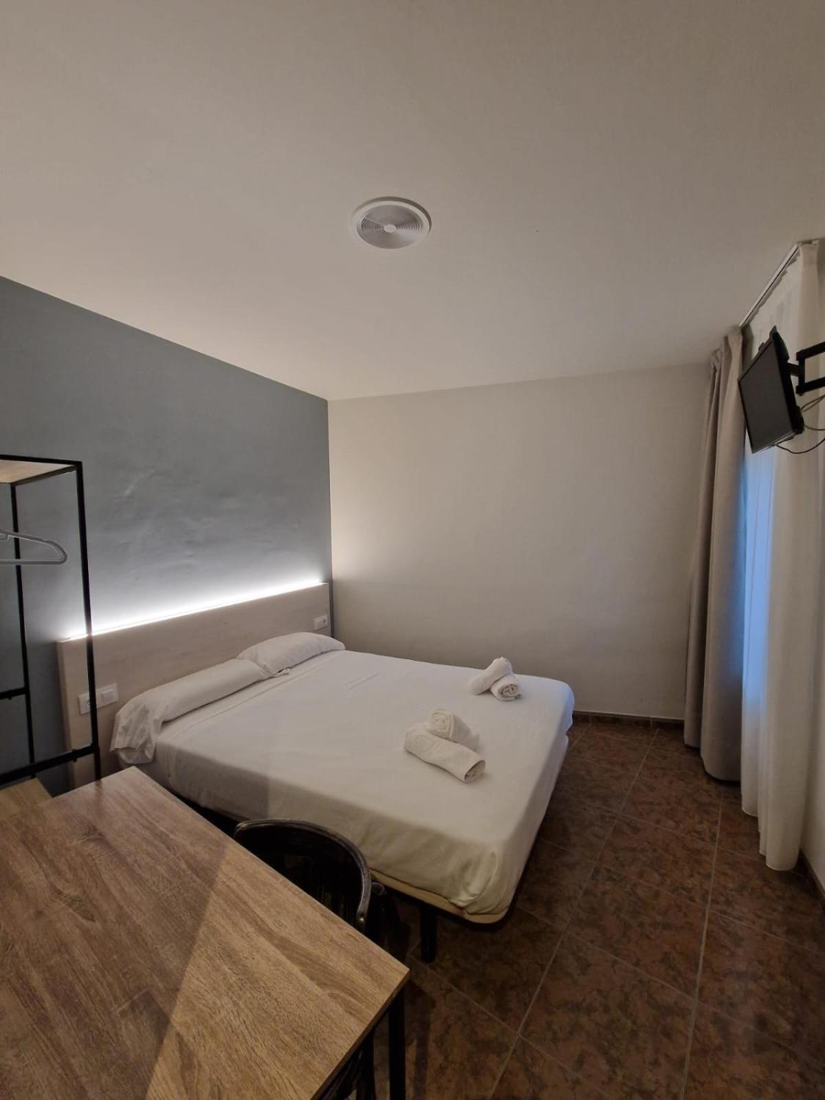 Hostal Rugaca Huesca Eksteriør billede